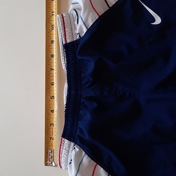 Nike Dri Fit medium striped athletic shorts - Picture 11 of 11